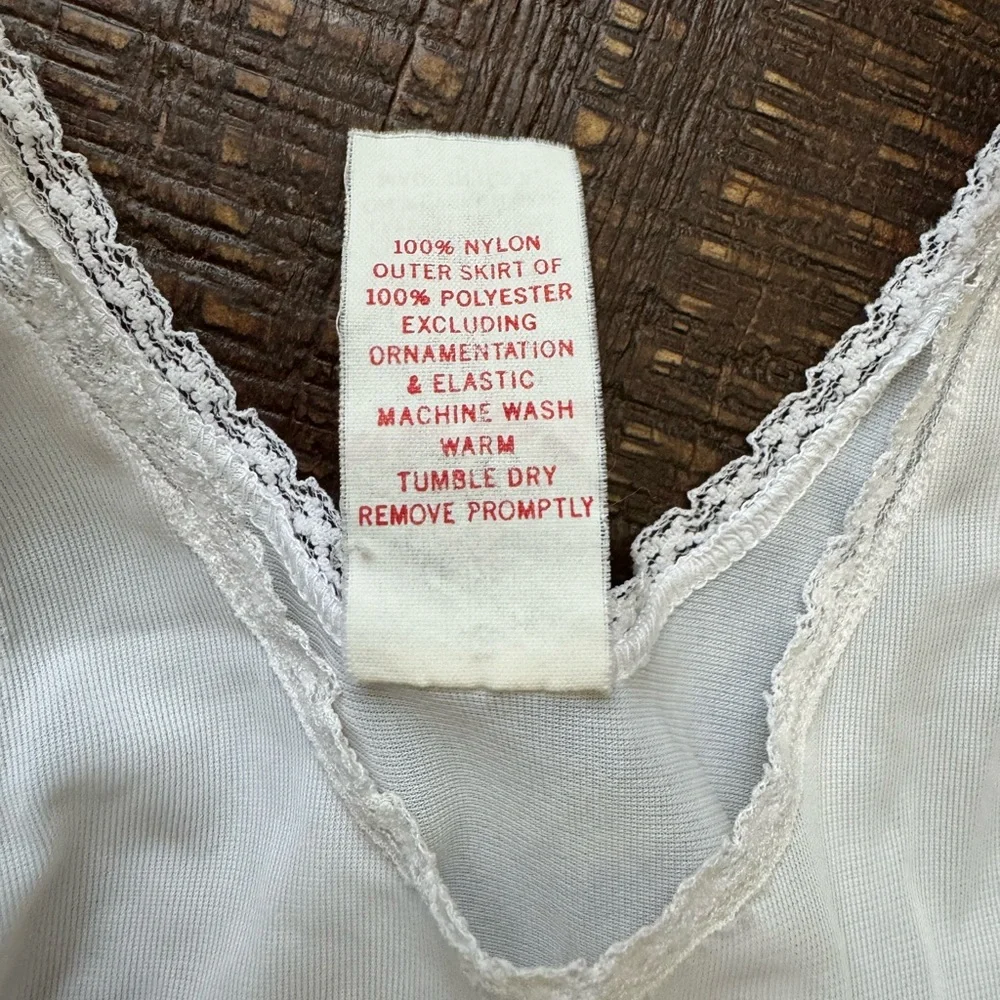 ME‎ Vintage little girls size 2T white petticoat slip / dress petit flower 1970s